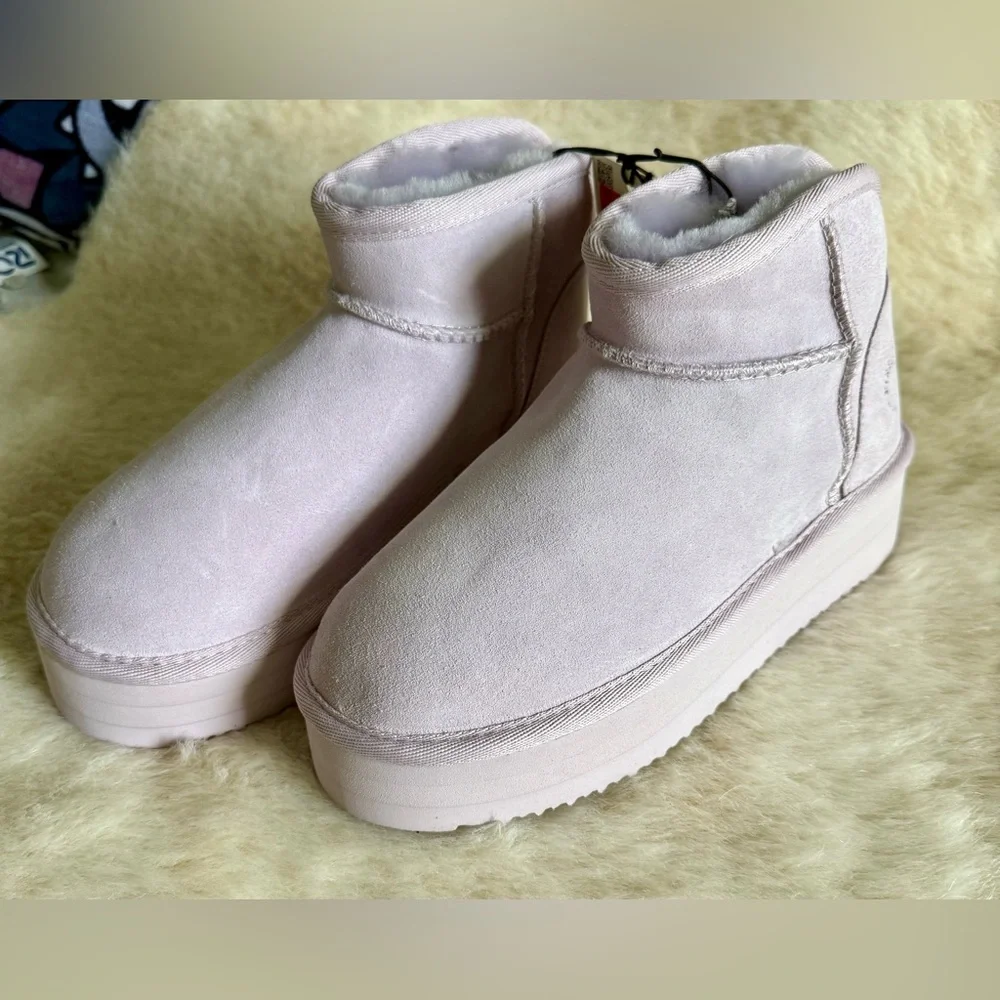 New! Fireside by Dearfoams Kingston Genuine Shearling Platform Bootie size 7